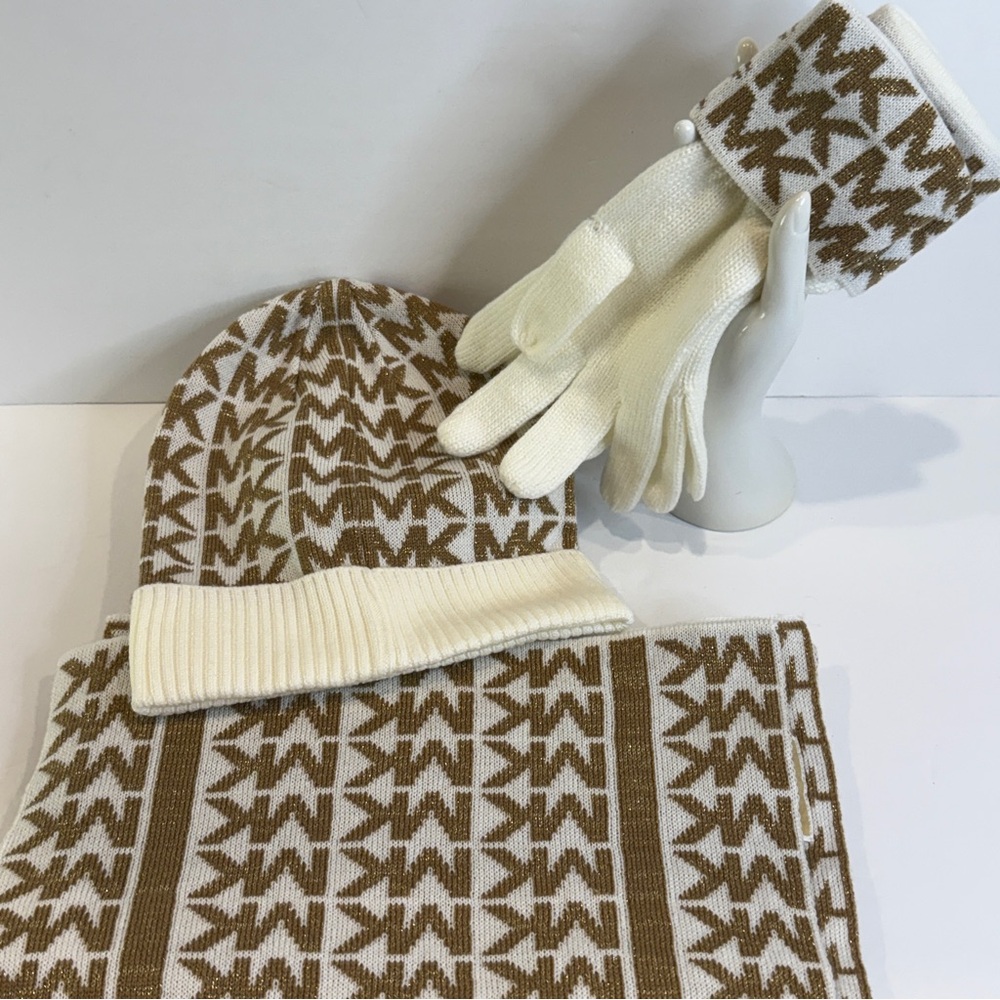 🆕 Michael Kors Gold Logo Knit Hat, Scarf & Gloves Set ✨✨New Without Tags - Picture 10 of 11